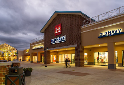 Grove City Premium Outlets photo 6