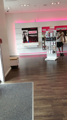 Mount Vernon Village Center photo 2