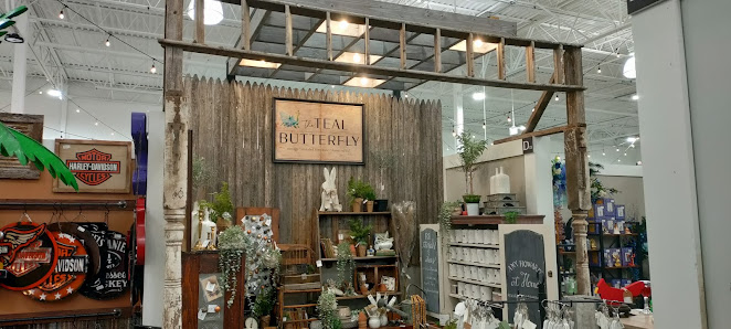 Painted Tree Boutiques - Overland Park photo 2