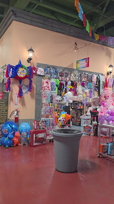 El Mercado photo 3