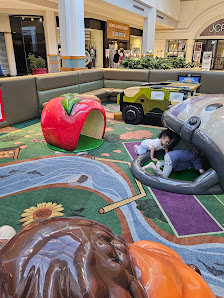 Manhattan Town Center photo 2