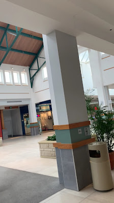 Manhattan Town Center photo 3
