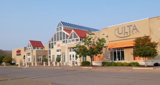 Manhattan Town Center photo 6