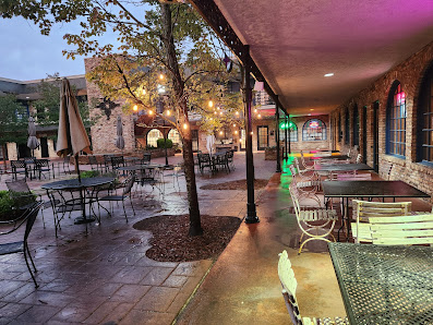 Magnolia Park Courtyard photo 3