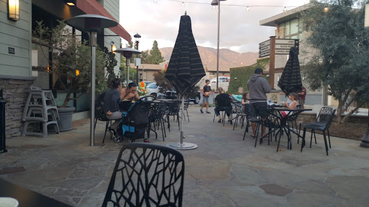 La Cañada Flintridge Town Center photo 2