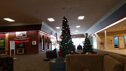 Holiday Mall photo 1