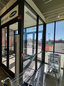 Southern Hills Plaza photo 2
