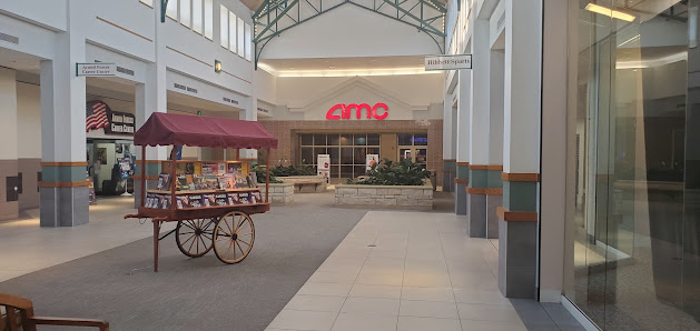 Merriam Town Center / Merriam Village photo 4