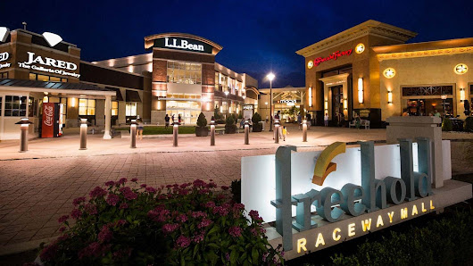 Freehold Raceway Mall photo 5