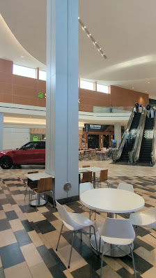 The Fashion Mall at Keystone photo 3