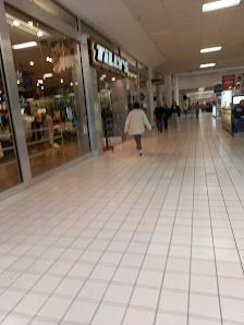 Fairlawn Plaza Shopping Center photo 2