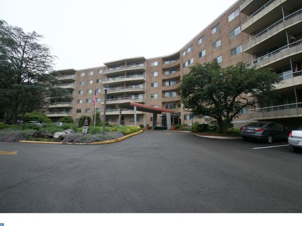 Baederwood Shoppes on the Fairway in Jenkintown, PA