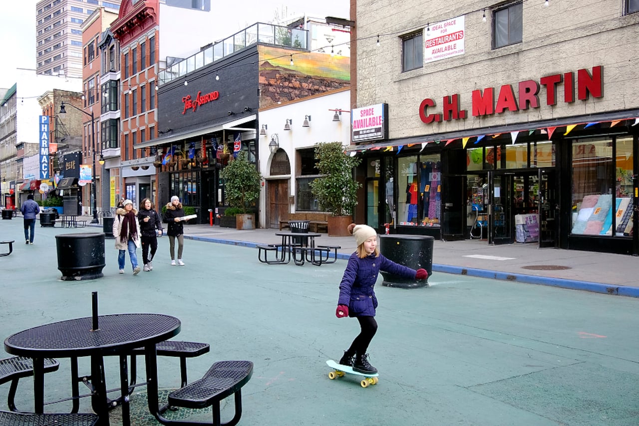Bloomfield Avenue Plaza in Newark, NJ