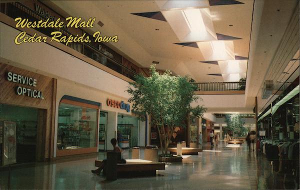 Cedar Hills Shopping Center in Portland, OR