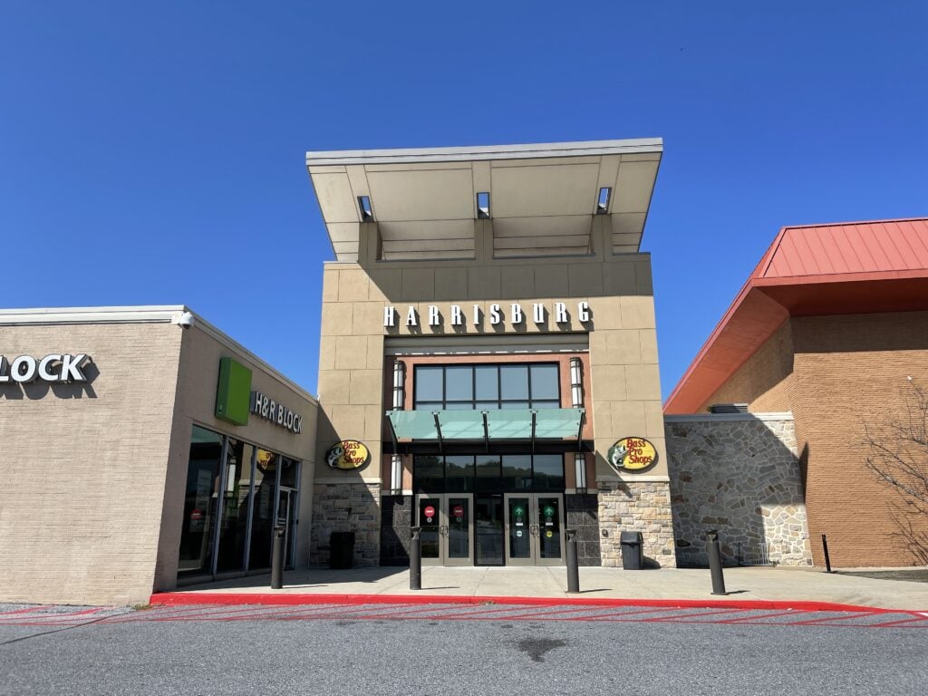 Crest Plaza Shopping Center in Allentown, PA