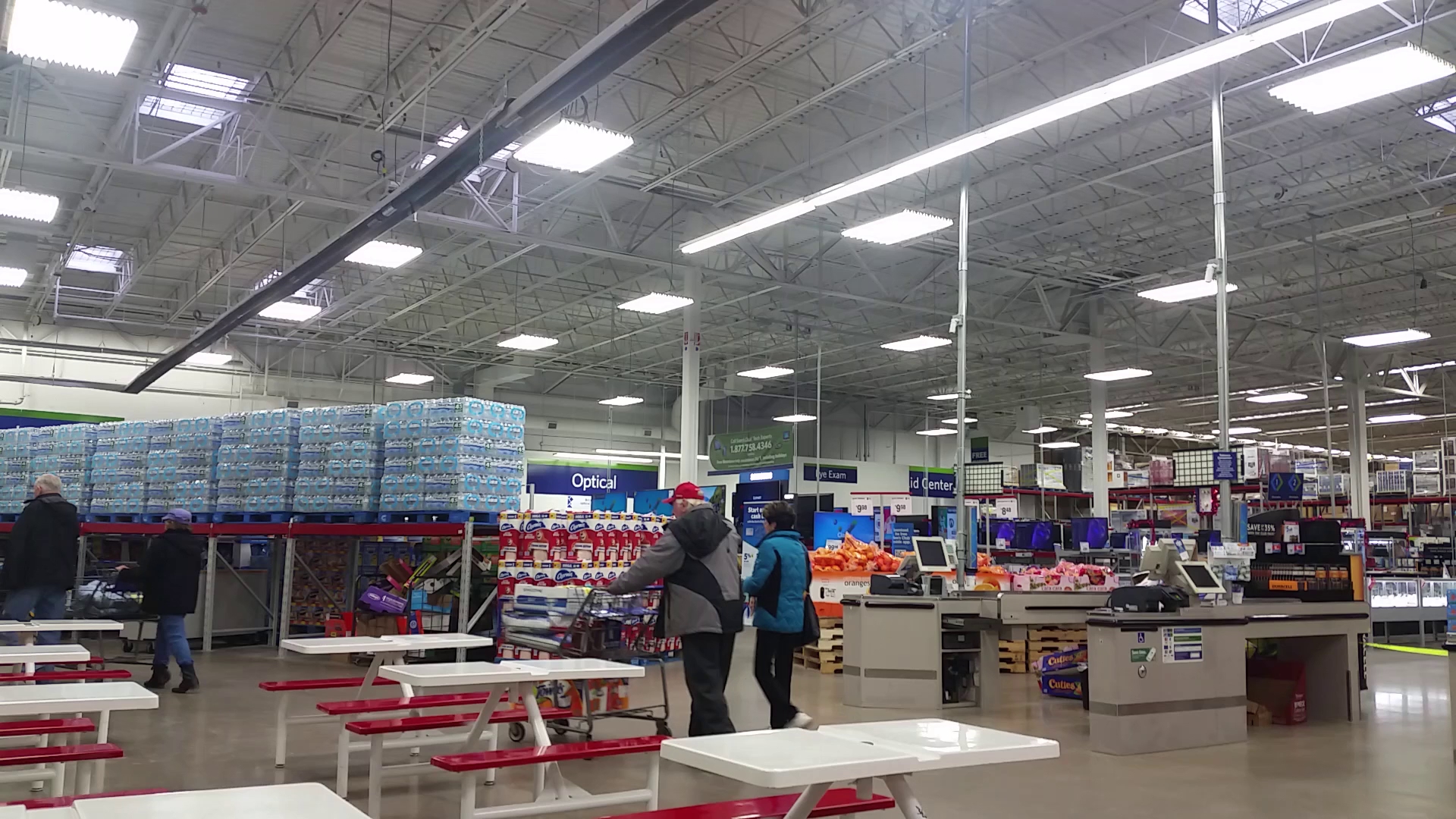 Crossing Meadows Shopping Center in Onalaska, MN