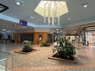 Richmond Mall photo 2