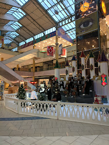 The Avenue photo 1