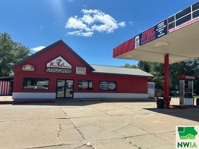 East Gate Plaza in Vermillion, SD
