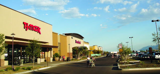 Market at Estrella Falls photo 6