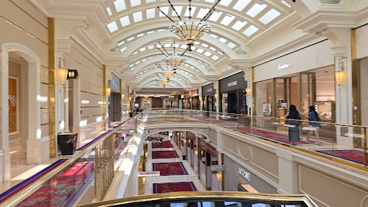 Wynn Plaza photo 3