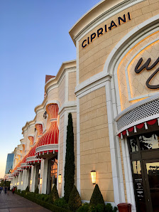 Wynn Plaza photo 5
