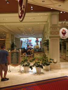Fashion Show Las Vegas photo 4