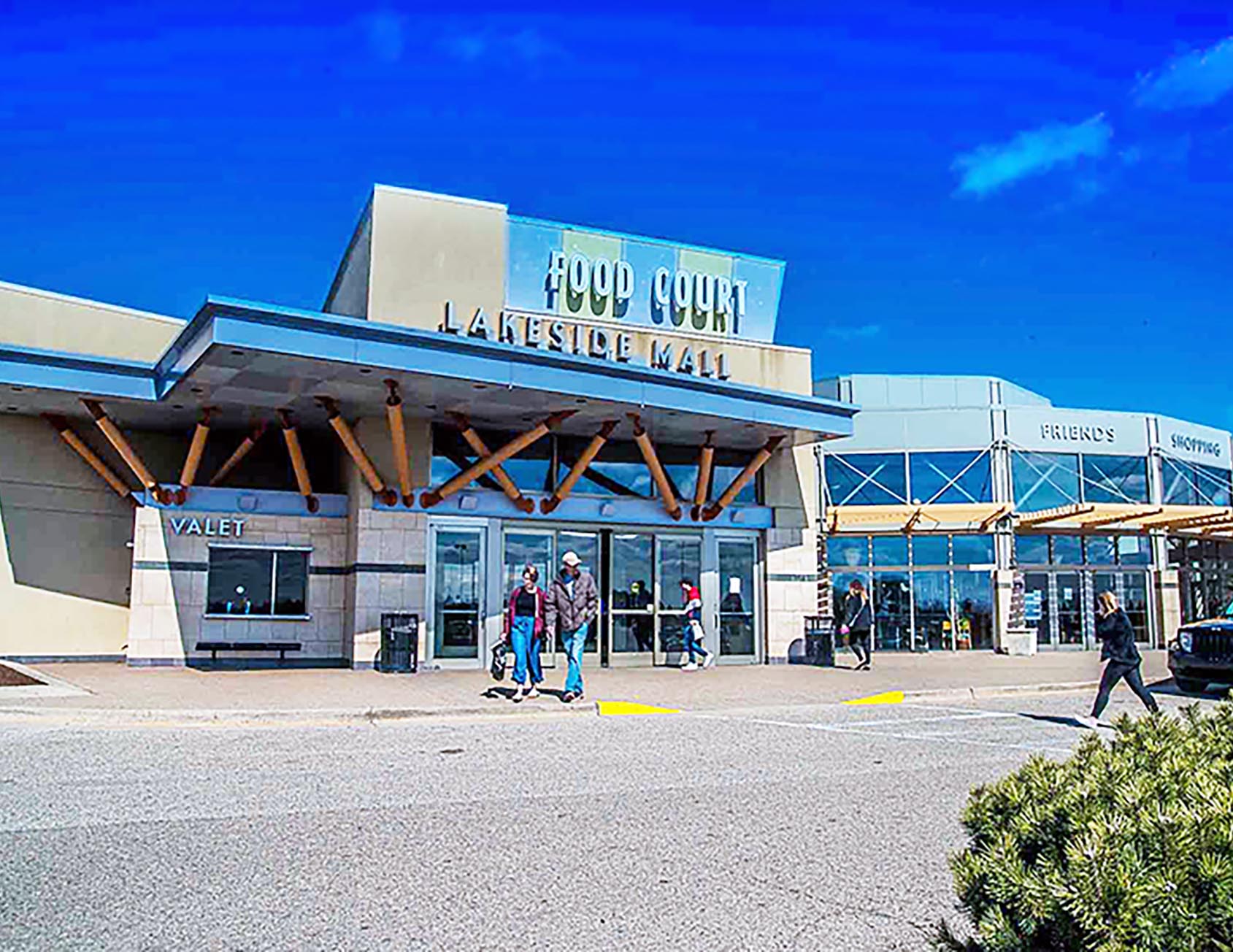 Four Seasons Plaza in Sterling Heights, MI