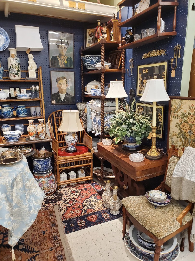 Glenwood Antique Mall in Overland Park, KS