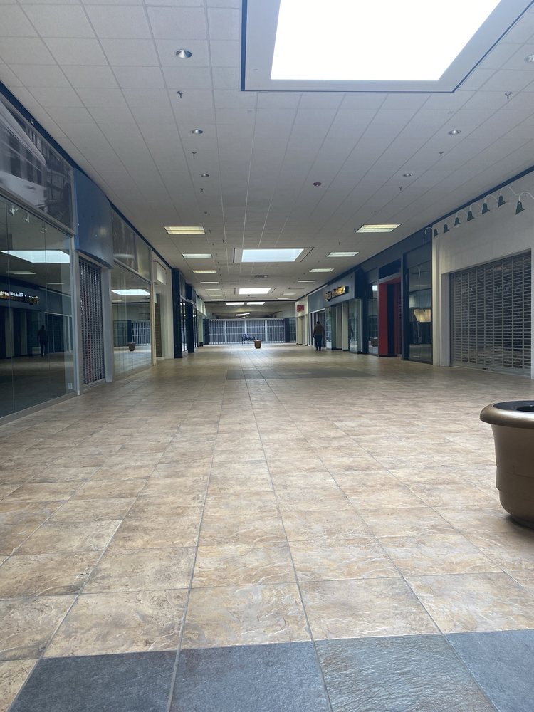 Glenwood Springs Shopping Mall in Glenwood Springs, CO