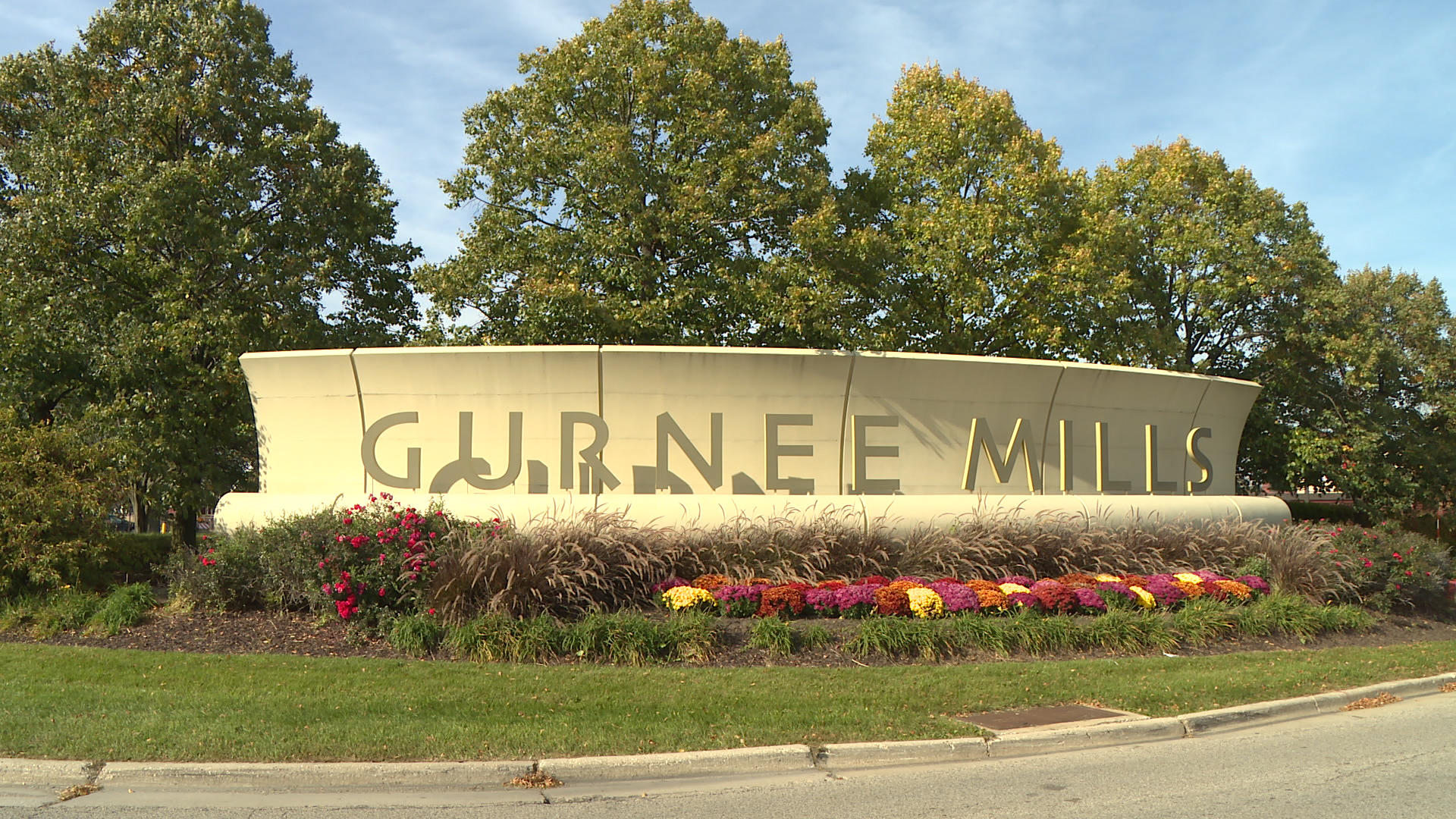 Grand Mill Plaza in Gurnee, IL