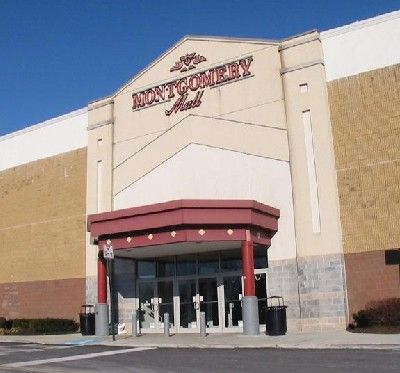 GWYNEDD CROSSING SHOPPING CENTER in North Wales, PA