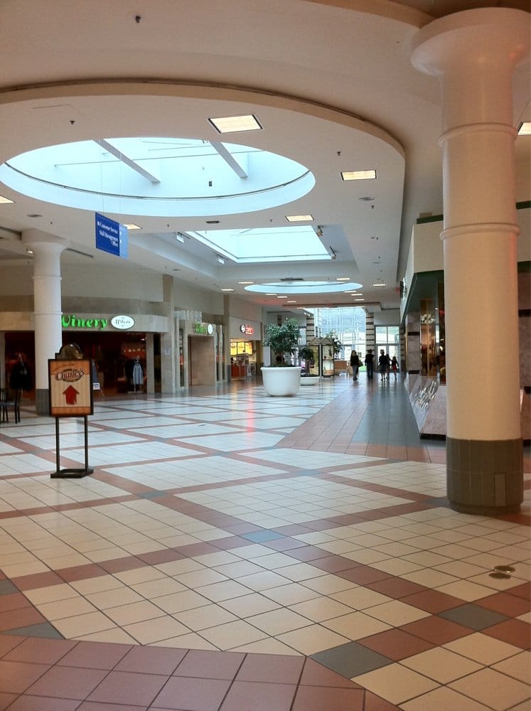 Hamilton Square Shopping Center in Whitehall, OH