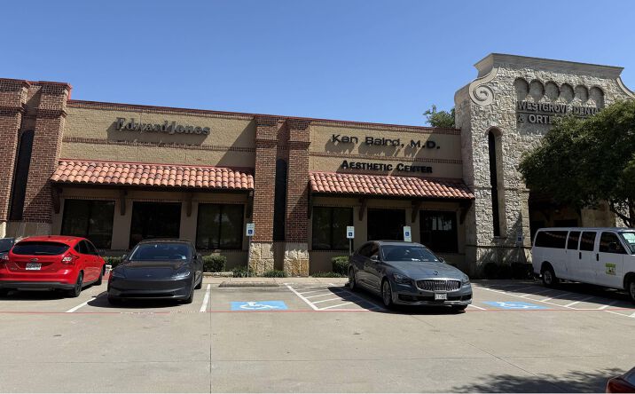 Hebron Parkway Plaza in Carrollton, TX
