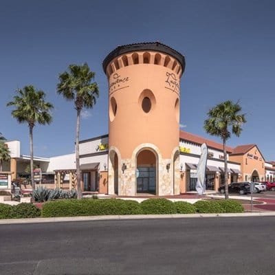 Independence Plaza in Laredo, TX