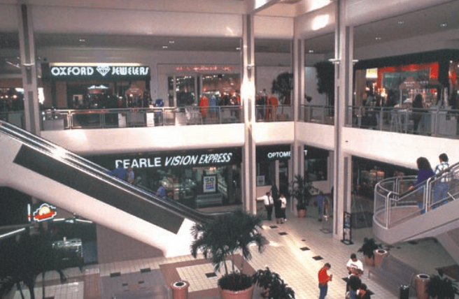 Indian Hills Shopping Center in North Little Rock, AR