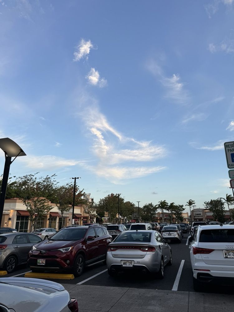 Kapahulu Shopping Center in Honolulu, HI