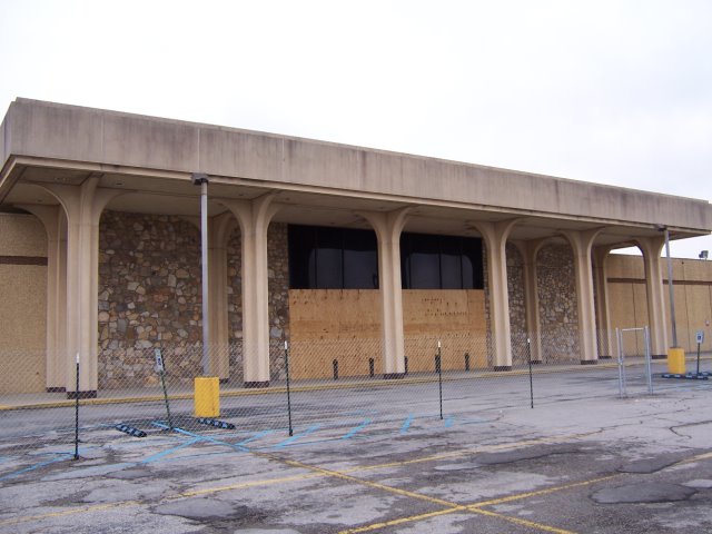 Lake Murray Shopping Center in Lexington, GA