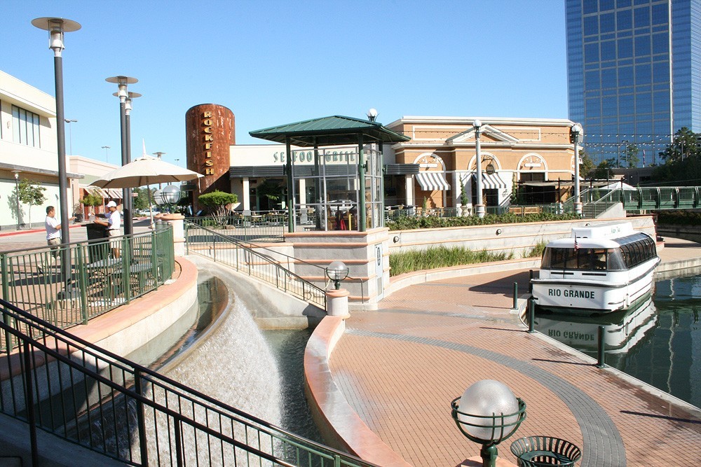 Lake Woodlands Crossing in The Woodlands, TX