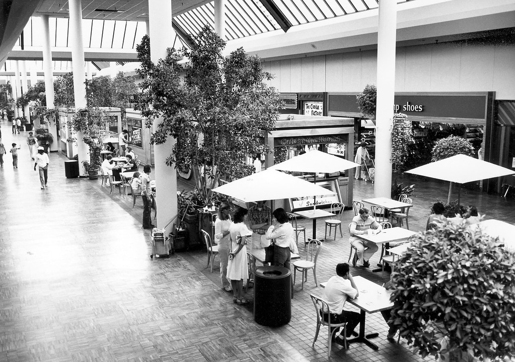 Lakewood Center in Lakewood, CA