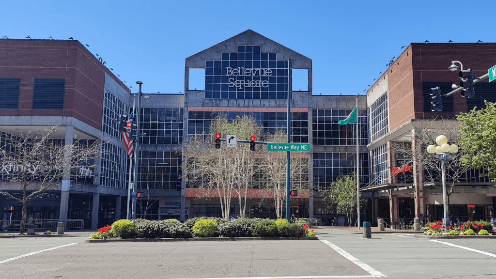 Lincoln Square South in Bellevue, WA