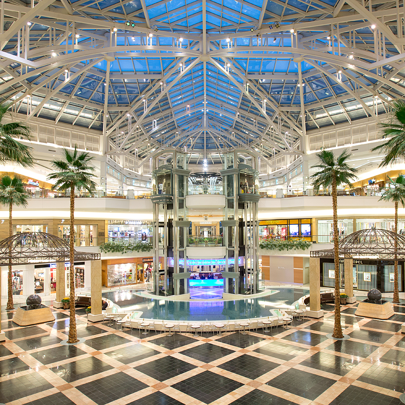 Long Lake Plaza in Troy, MI