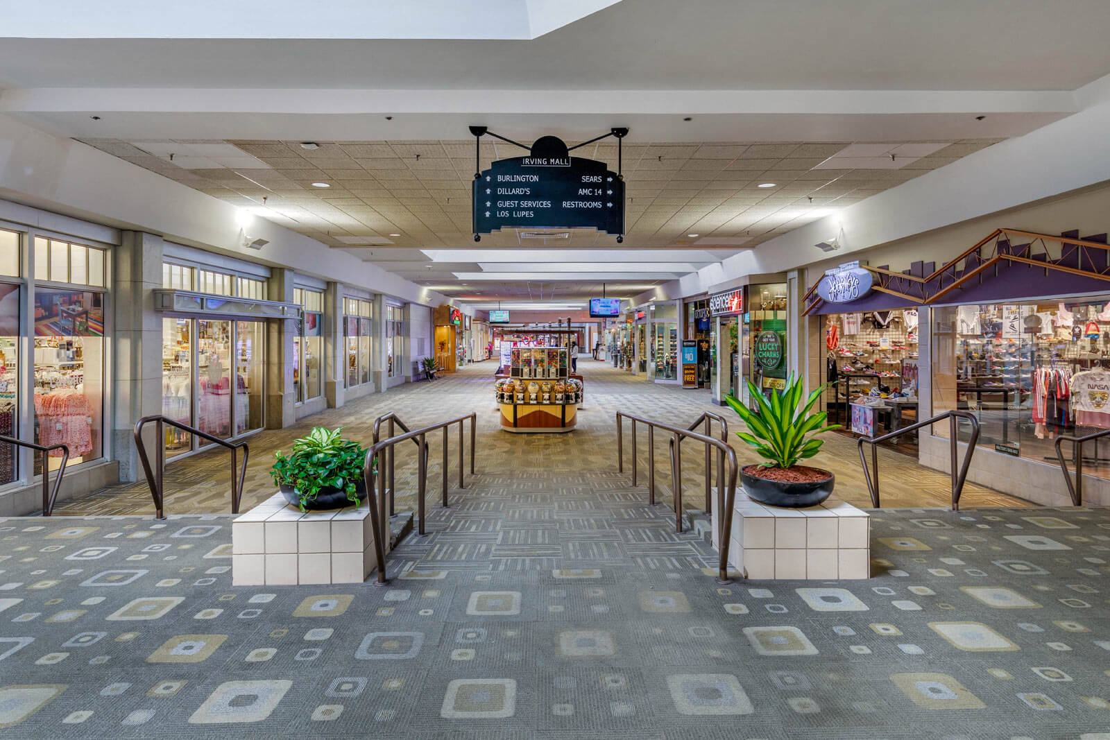 MacArthur Crossing in Irving, TX