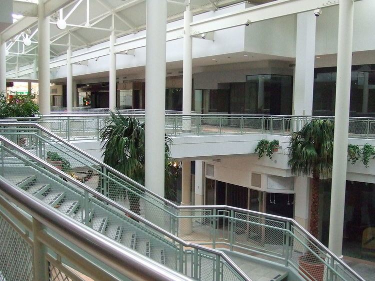 Midtown Crossing Shopping Center in Omaha, NE