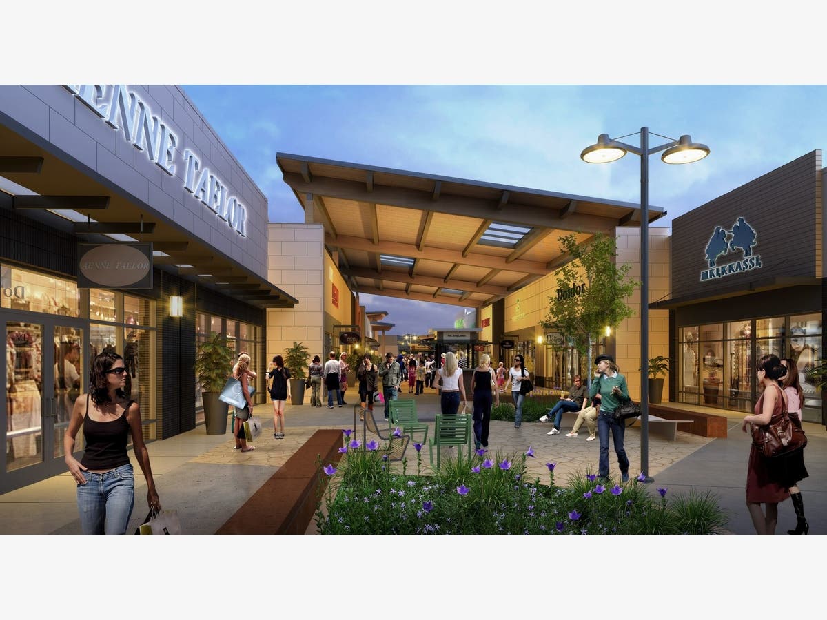 Mission Trace North Shopping Center in Thornton, CO