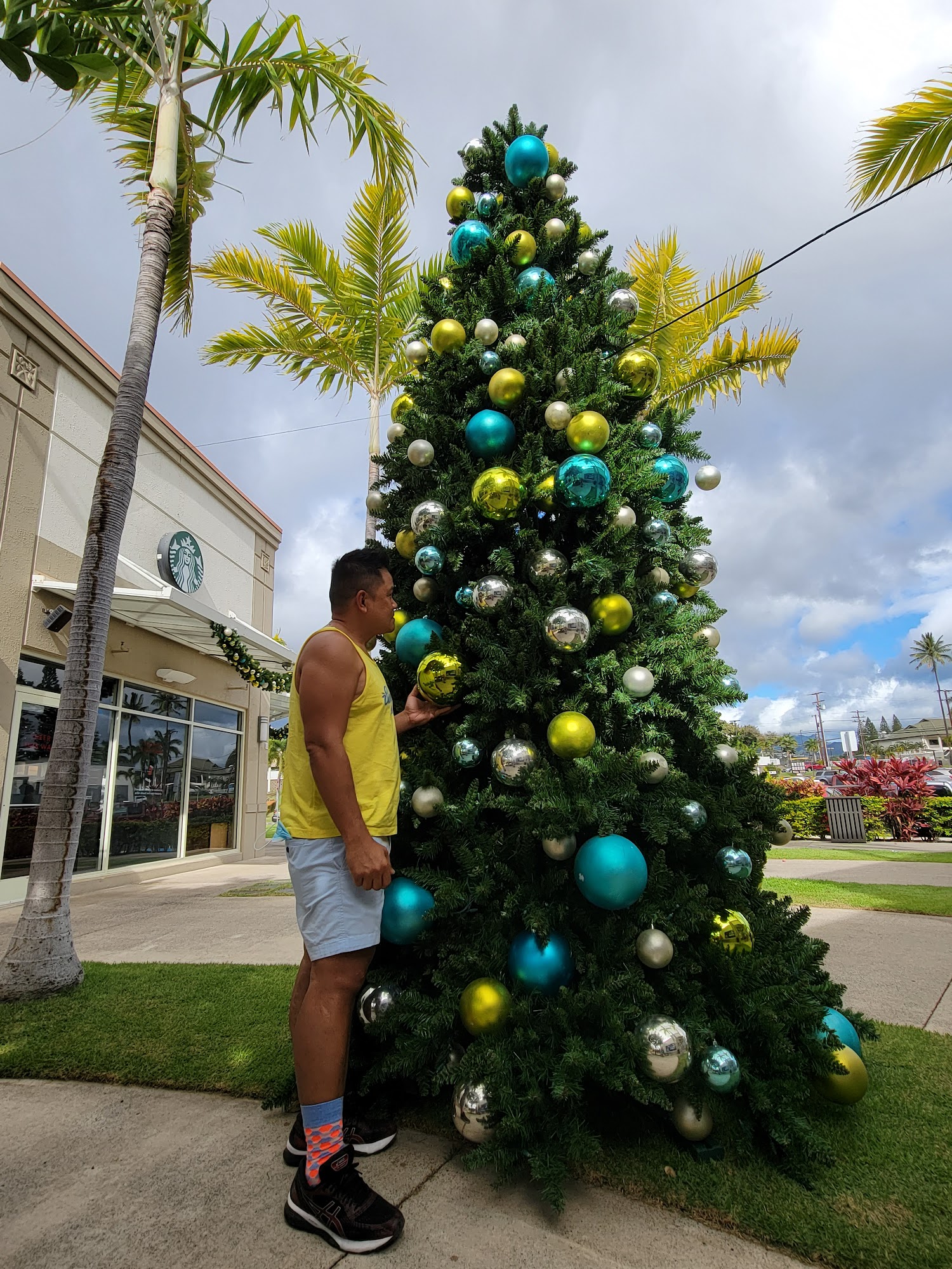 Moanalua Shopping Center in Honolulu, HI