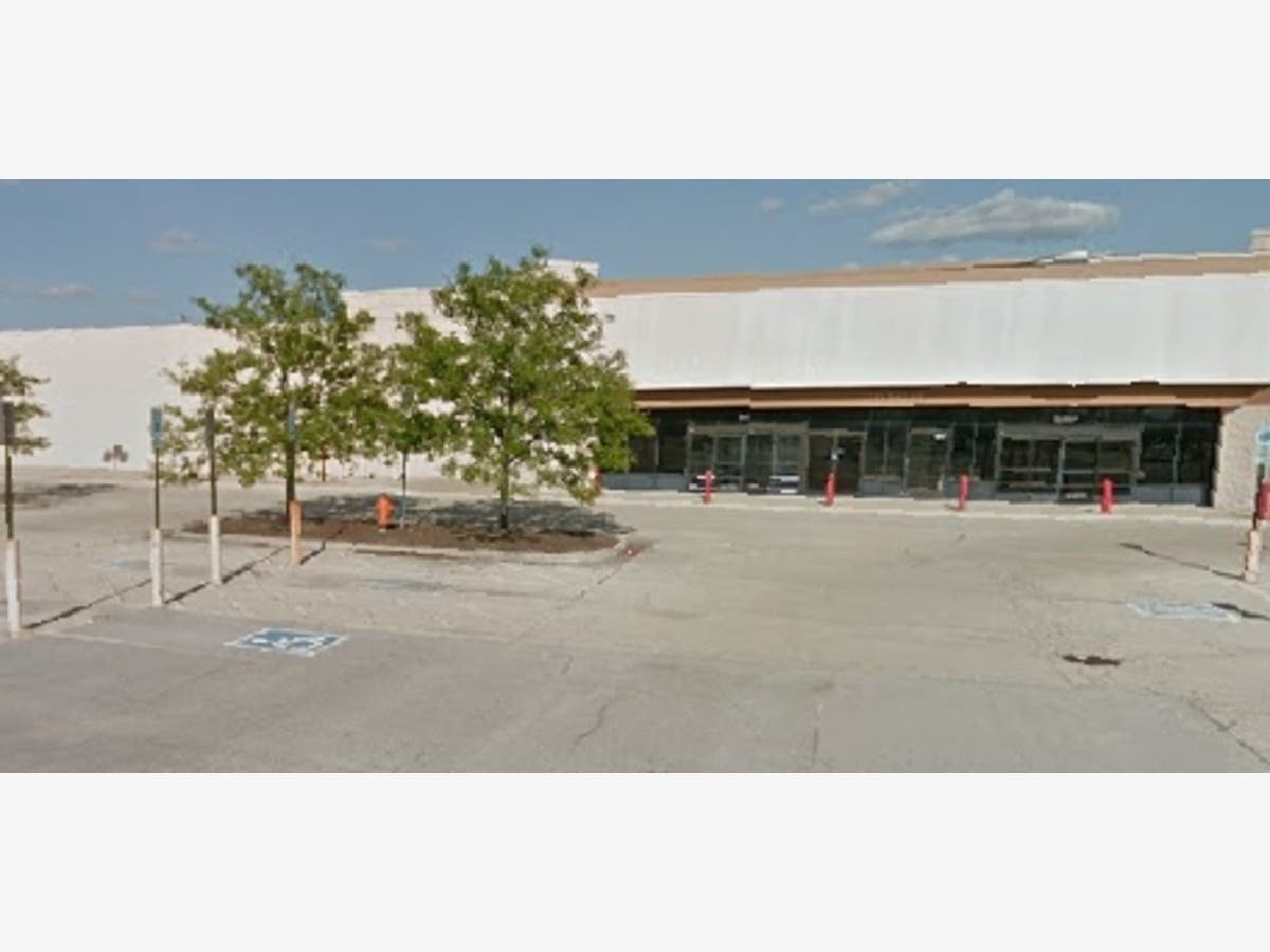 Naperville Marketplace in Naperville, IL