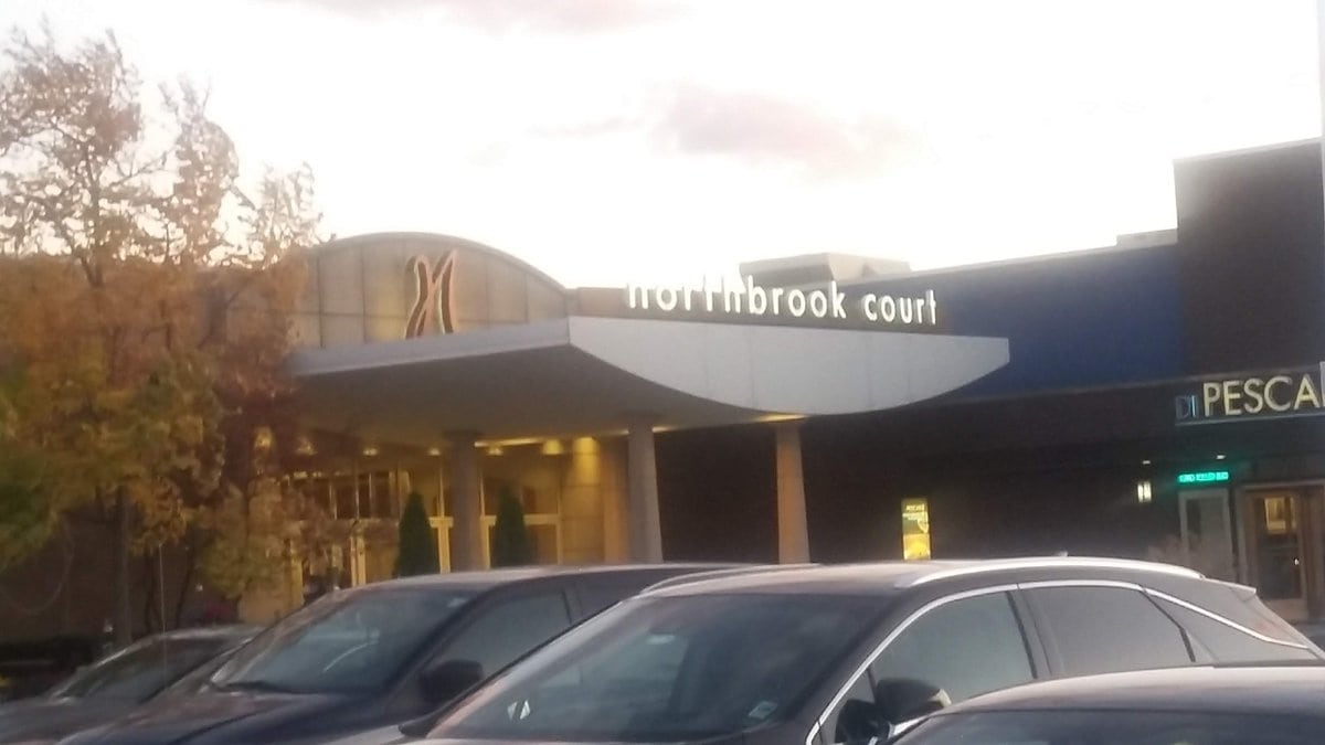 Northbrook Shopping Plaza in Northbrook, IL