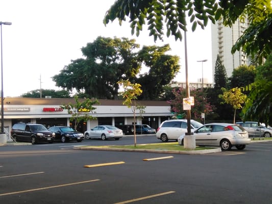 Nuuanu Shopping Plaza in Honolulu, HI