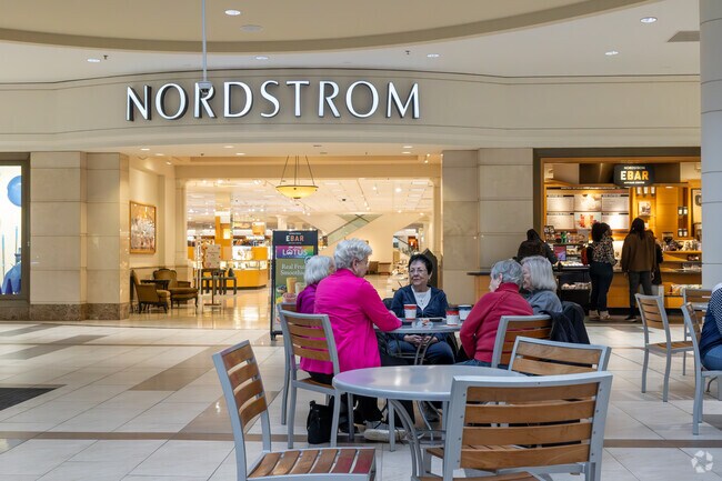 Oak Park Commons in Lenexa, KS